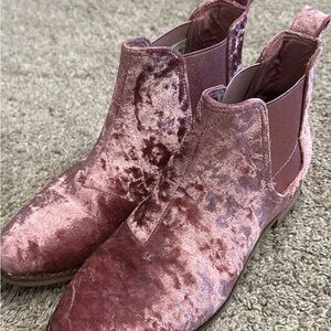 Toms Velvet Ankle Booties in Mauve